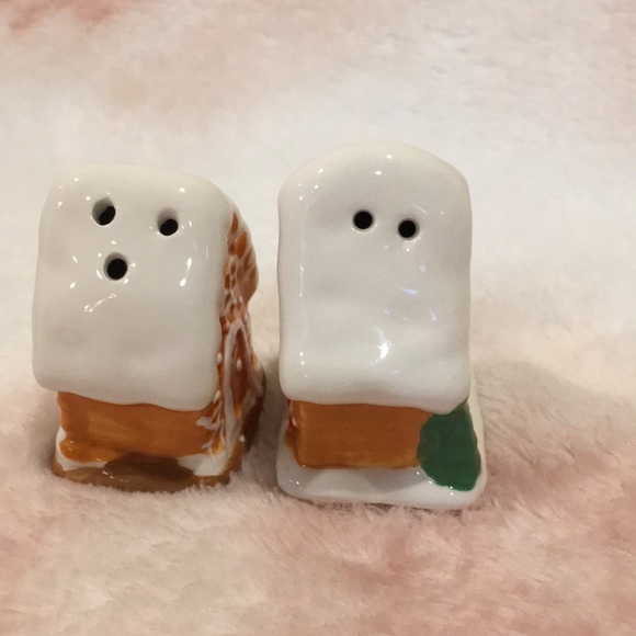 Ceramic Christmas Gingerbread House Mini Salt & Pepper Shaker Set of Two NWOT - Picture 5 of 10